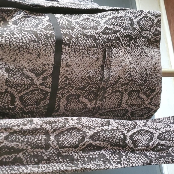 Mark woman's slim fit gray black snake print blazer jacket size L - Picture 6 of 13